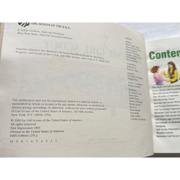 Vintage Brownie Girl Scout Handbook 1993 Paperback Book Guide - Picture 6 of 9